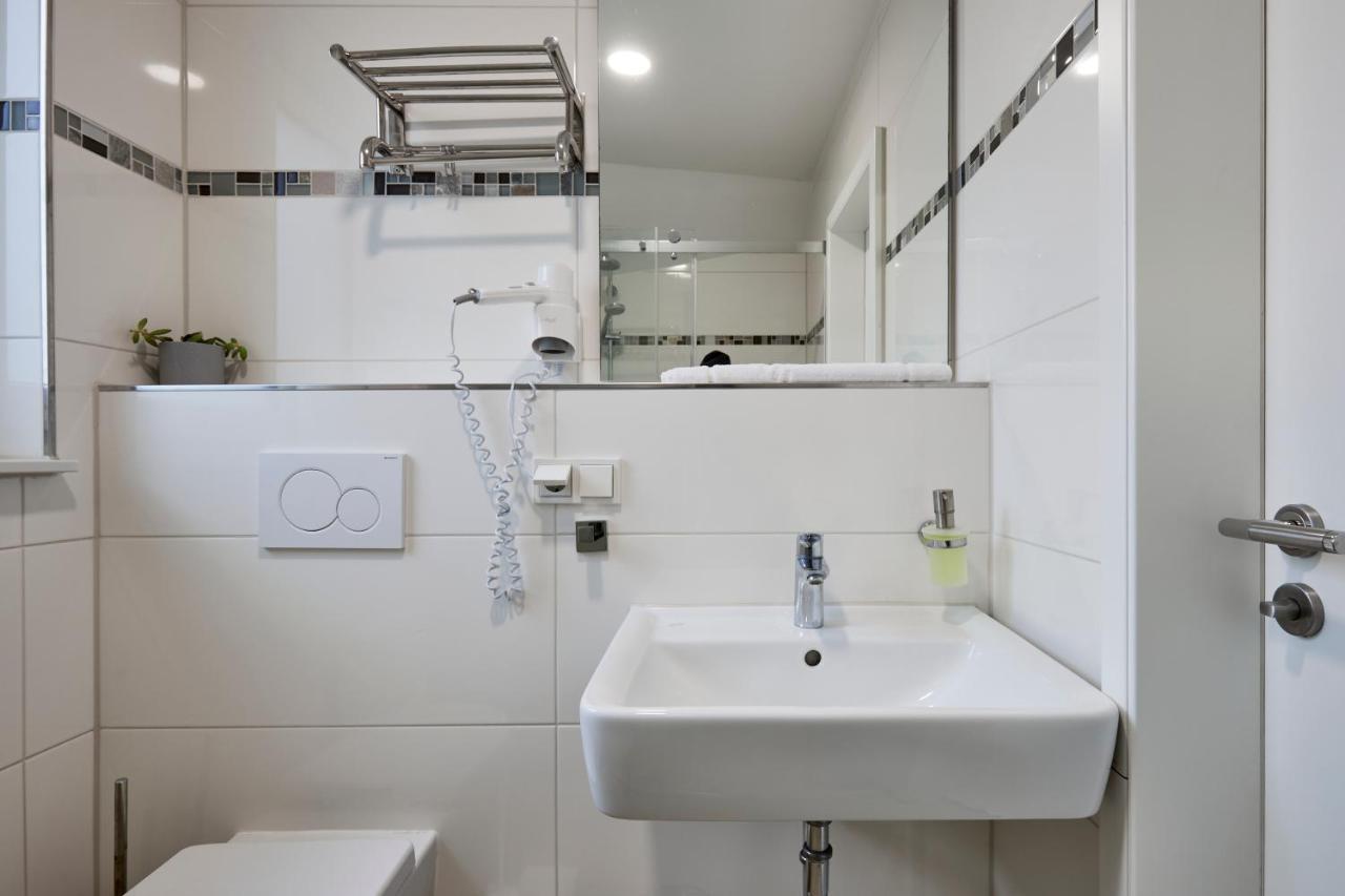 Hotel Isha Франкфурт на Майн Екстериор снимка