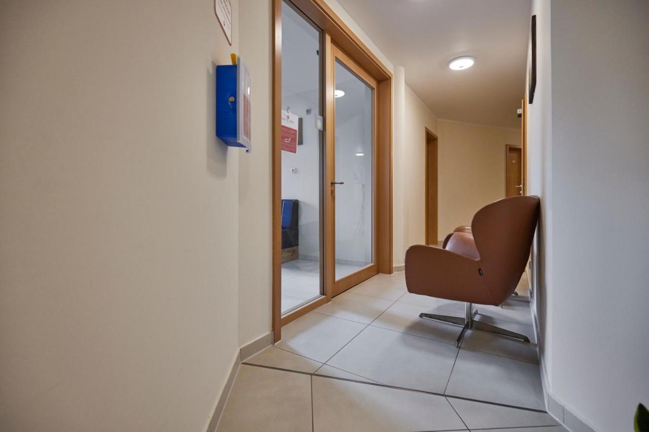Hotel Isha Франкфурт на Майн Екстериор снимка